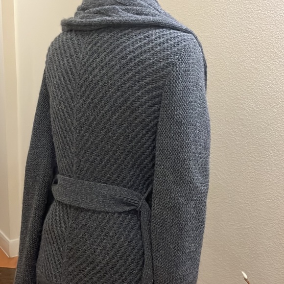Cole Haan Baby Alpaca Grey Sweater.Preowned - Picture 4 of 11